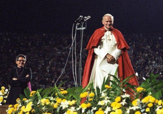 O SANTO PISOU AQUI: A visita histórica de João Paulo II ao Brasil em 1980