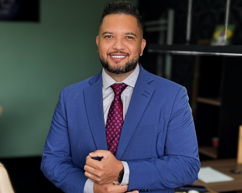 FERNANDO SILVA: Justiça revoga medidas e restabelece porte de arma do vereador