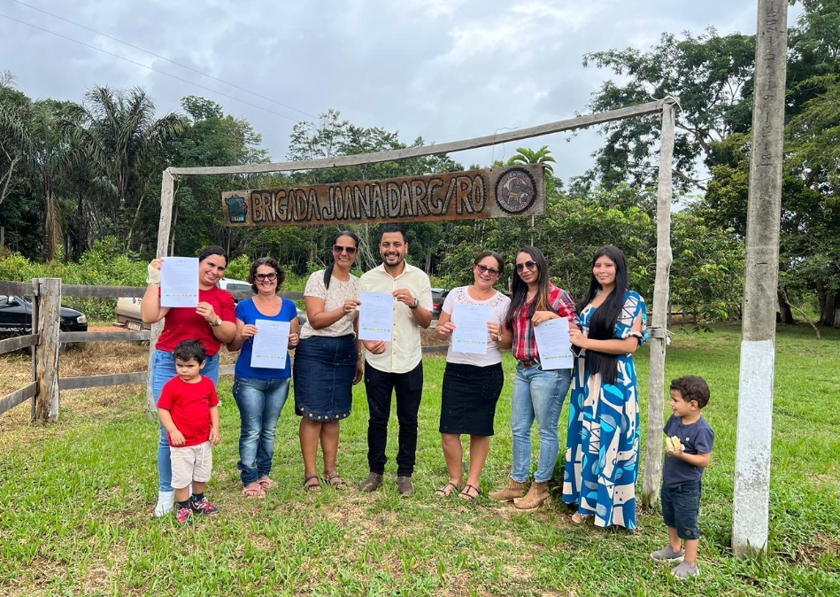 DR. GILBER: Vereador cumpre extensa agenda no assentamento Joana D'Arc