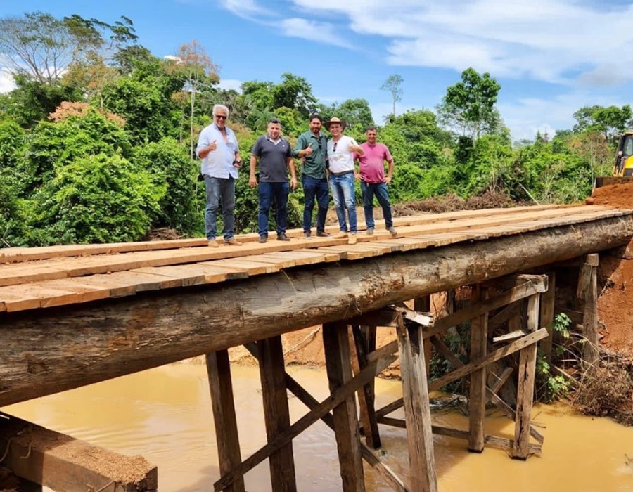 EM EXTREMA: Márcio Pacele emite nota sobre construção da ponte sobre o Rio Vermelho