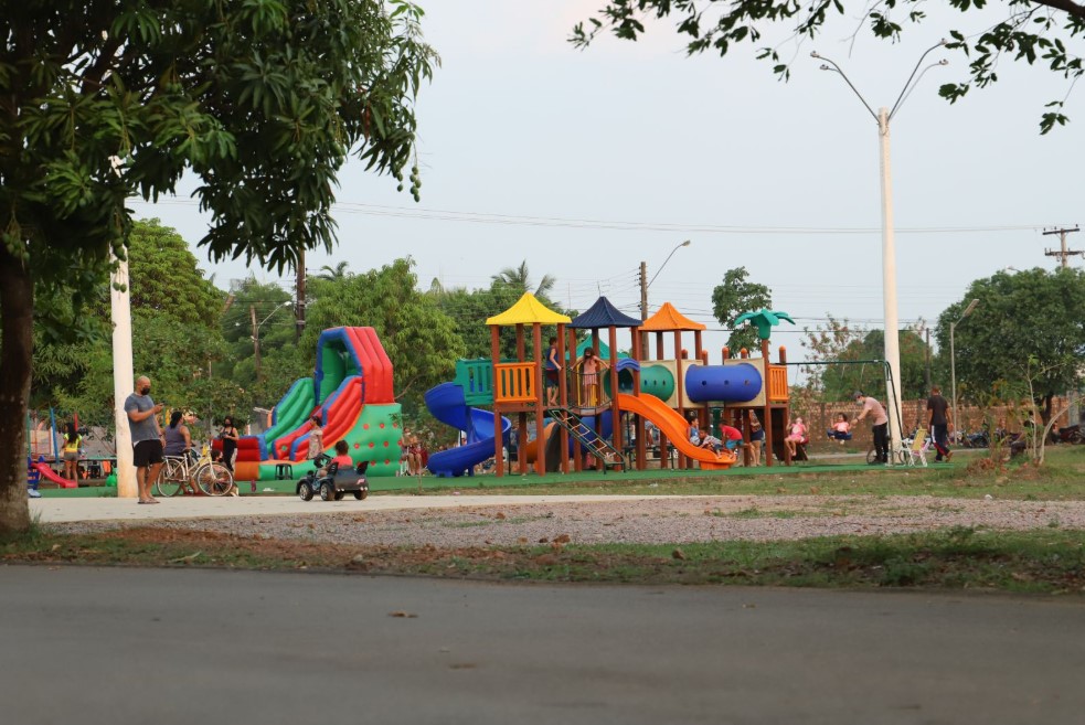 SEGURANÇA: Prefeitura instala dispositivo que elimina risco de choque em praças da capital