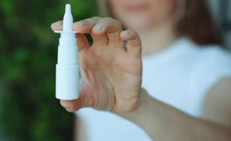 FÓRMULA ÚNICA: Spray nasal promete vacina universal contra vírus, bactérias e alergias