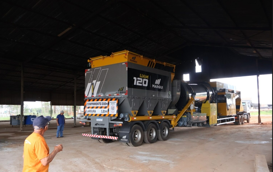 REDUÇÃO DE CUSTOS: Vilhena inicia montagem de nova usina de asfalto para ampliar pavimentação