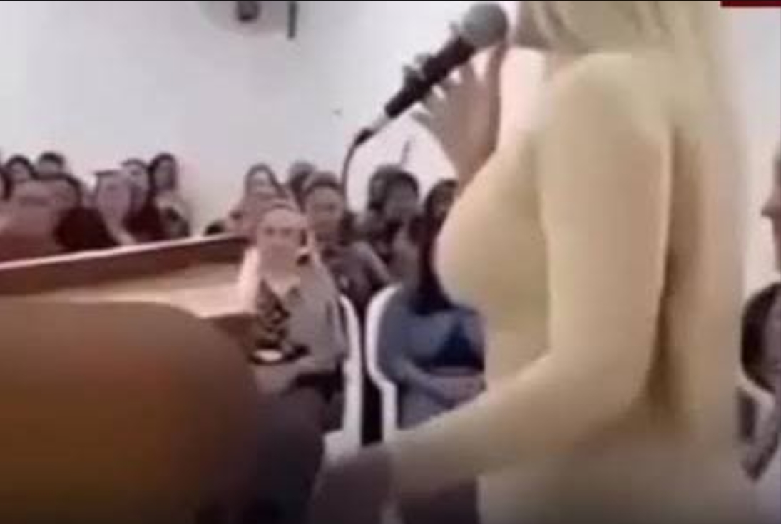 ESCÂNDALO NA IGREJA: 'Você é um mentiroso, ficava comigo e com outra',  diz mulher para pastor