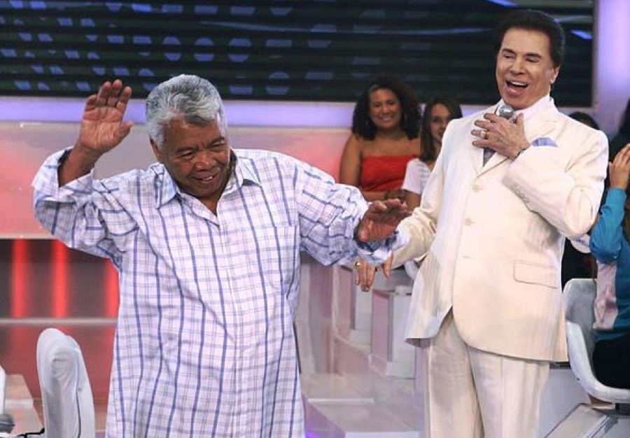 Roque, assistente de palco de Silvio Santos, é internado após desmaio