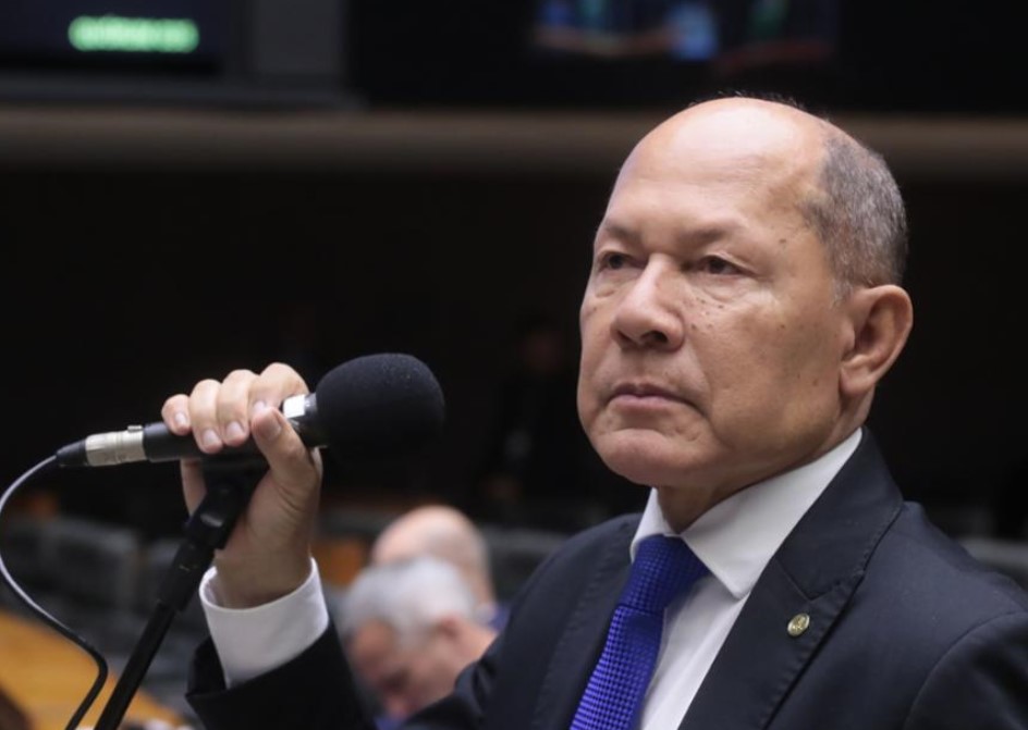 CHRISÓSTOMO: Deputado critica possível ação do governo contra decisão do Congresso sobre IOF