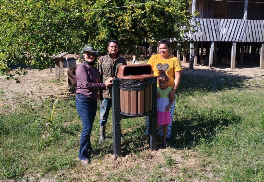 ELLIS REGINA: Emdur implanta lixeiras no distrito de Nazaré e em localidades do Baixo Madeira