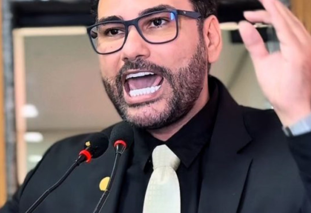 VIOLÊNCIA PSICOLÓGICA: Marcos Combate mantém ataque e vítima pede apreensão de arma do vereador