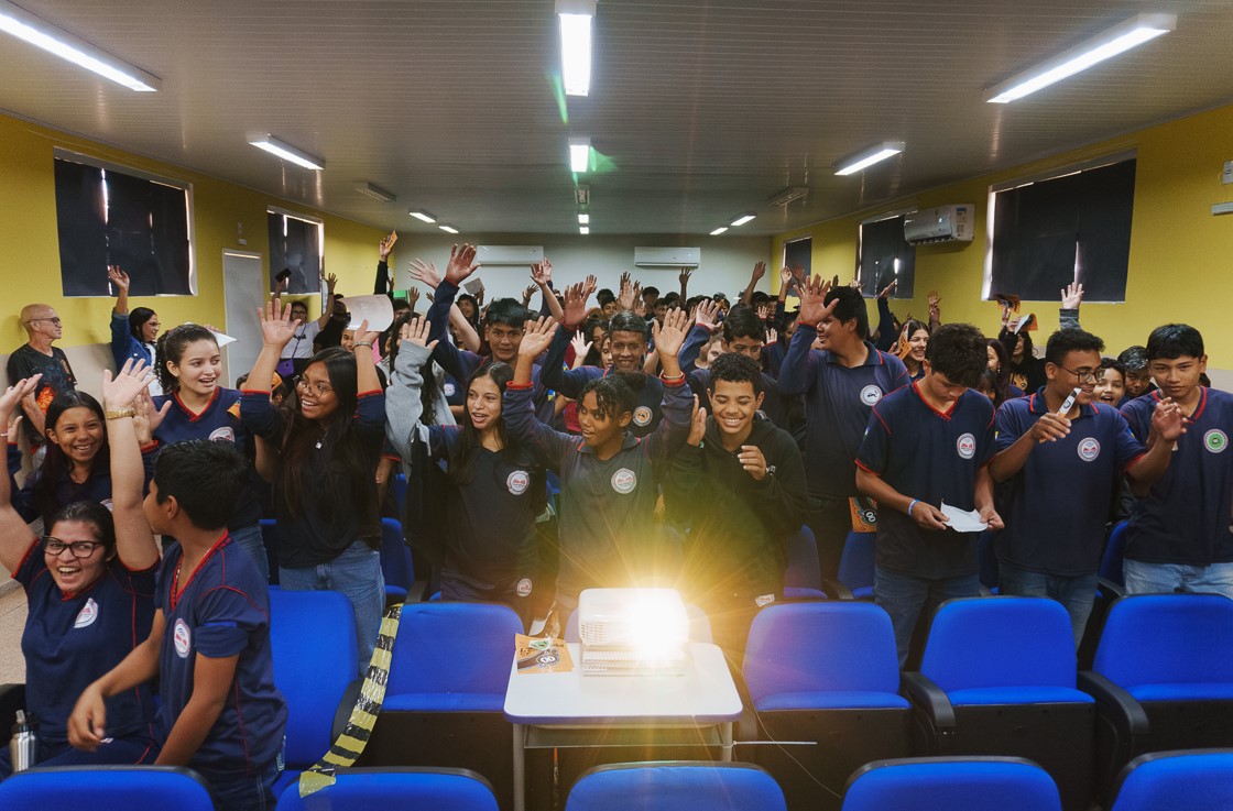 FICAR: Cinema de animação transforma a Escola em Nova Mamoré (RO)