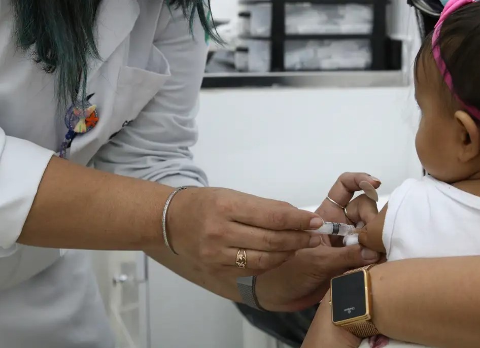 INCONSTITUCIONAL: Organizações denunciam Lei Estadual que proíbe vacinação infantil