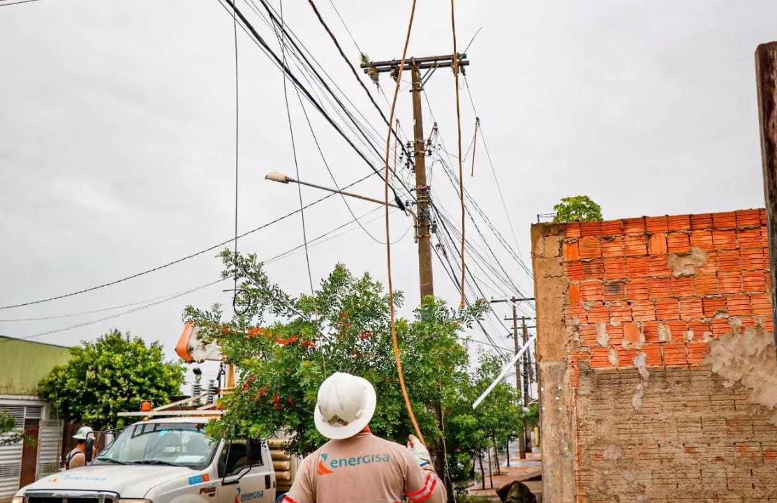 ALERTA: Energisa orienta sobre cuidados com cabos de energia rompidos