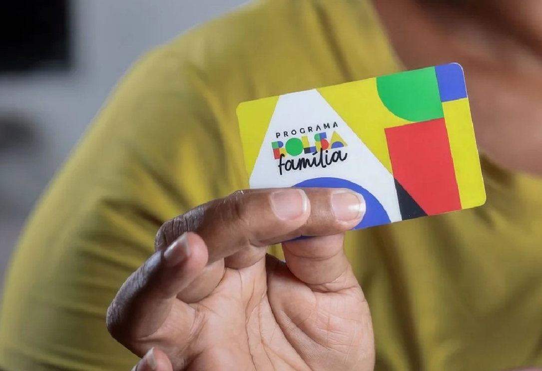 MENOS BOLSA: IBGE aponta queda no número de famílias atendidas por programas sociais