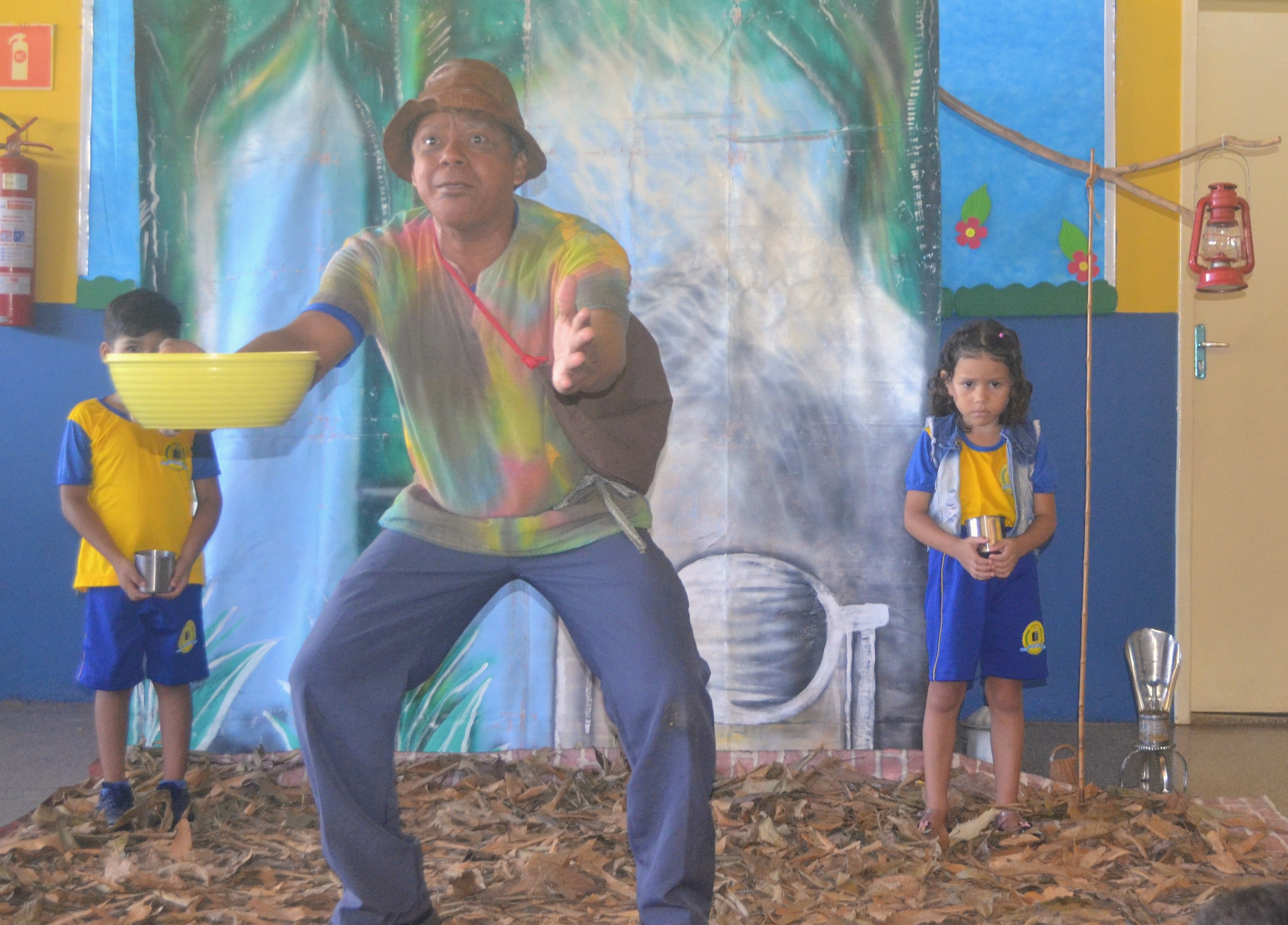  CIA DE ARTES EVOLUÇÃO: Eules Lycaon leva projeto ‘O Teatro Vai à Escola’ à cidade do Amazonas