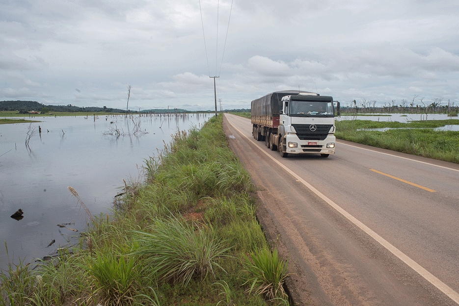 NO LIMITE: Rio  Madeira sobe e pode fechar BR-364 entre AC e RO