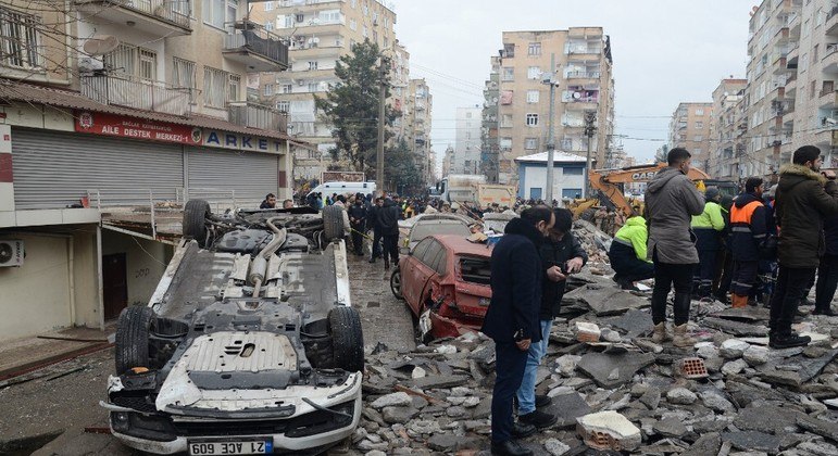 TRAGÉDIA: Número de mortos em terremoto na Turquia e na Síria passa de 1.900