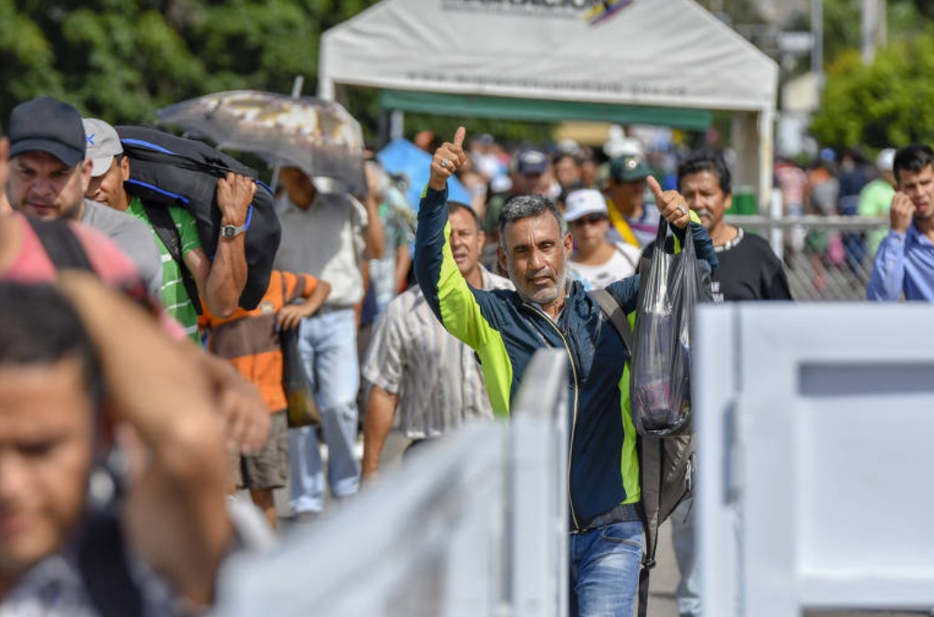 VENEZUELA: Mil venezuelanos serão distribuídos pelo Brasil após crise na fronteira