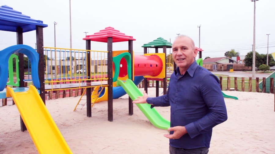 PLAYGROUNDS: Deputado Ezequiel Neiva anuncia a instalação de 12 parques infantis em Vilhena