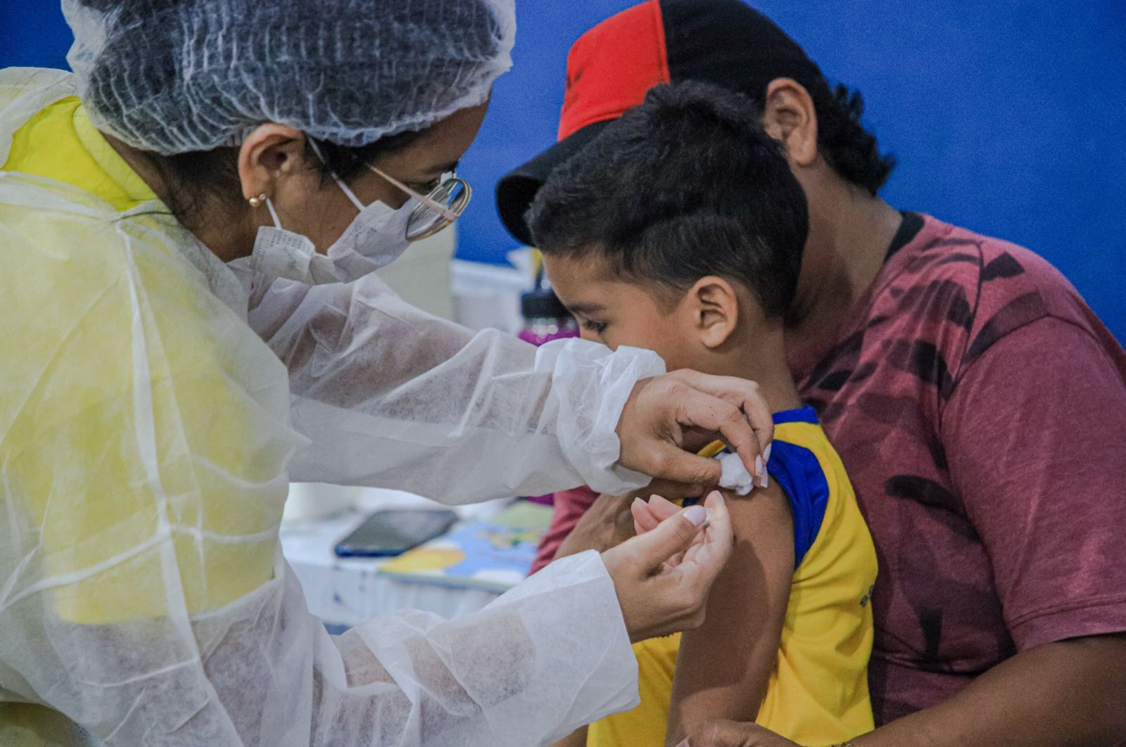 DIA 17: Capital inicia vacinação de bebês de seis meses a dois anos com comorbidades