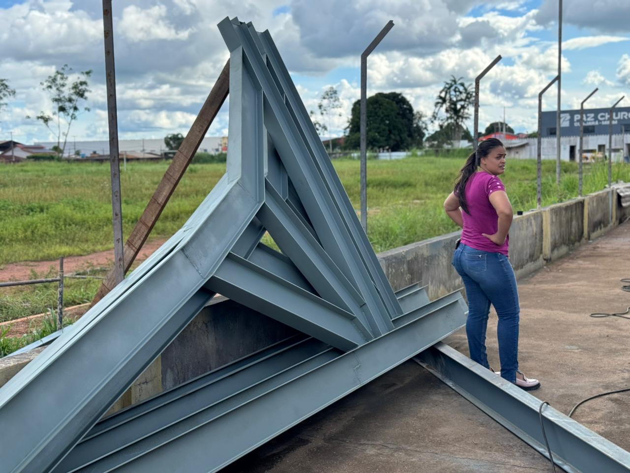 FISCALIZAÇÃO E TRANSPARÊNCIA:  Deputada dra. taíssa vistoria obras de reforma do estádio municipal