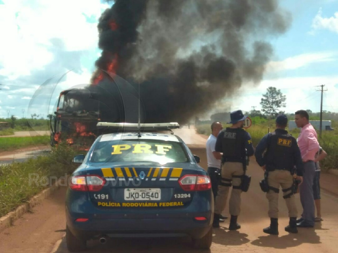 INCÊNDIO: Mais um ônibus da Eucatur com  40 passageiros pega fogo na BR-364