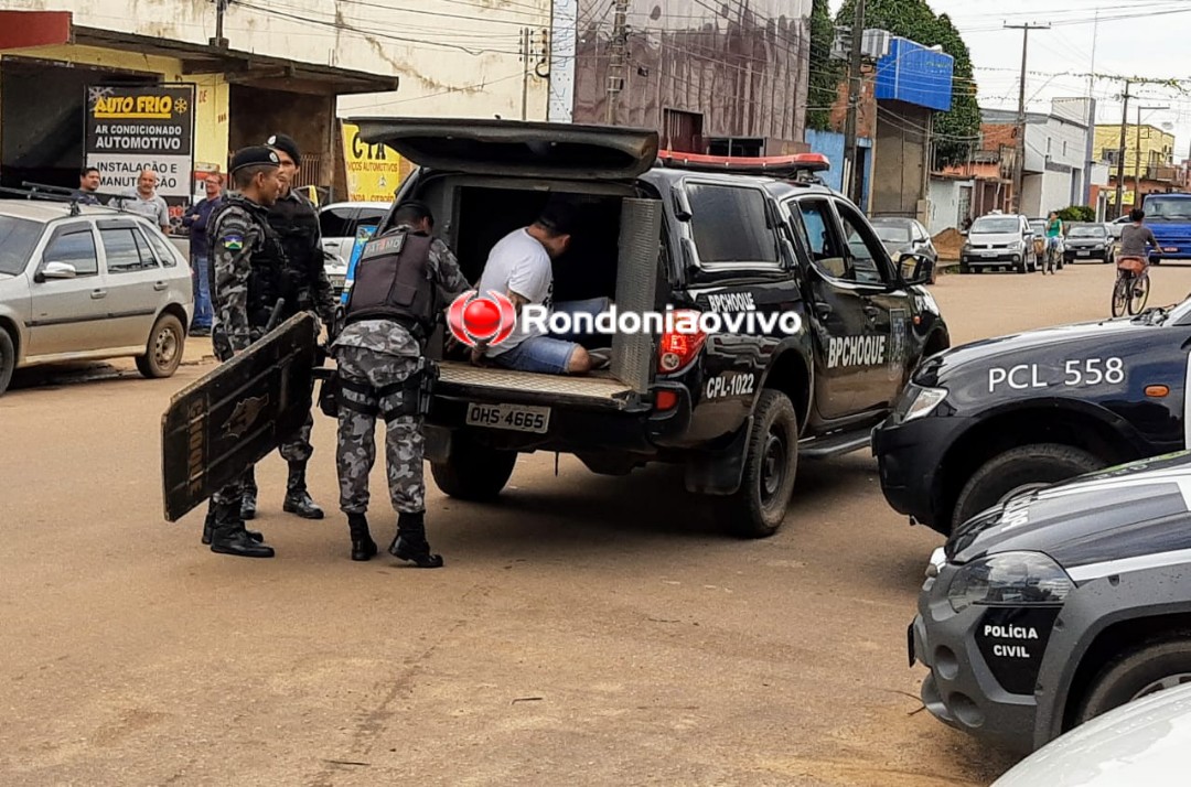 TREZOITÃO: Motorista é preso armado após furar semáforo na frente de equipe da PM