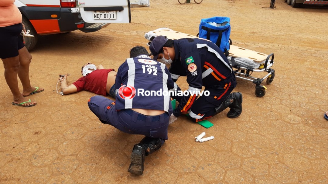 FRATURA EXPOSTA: Motociclista sofre grave lesão em acidente no pátio de posto de combustíveis