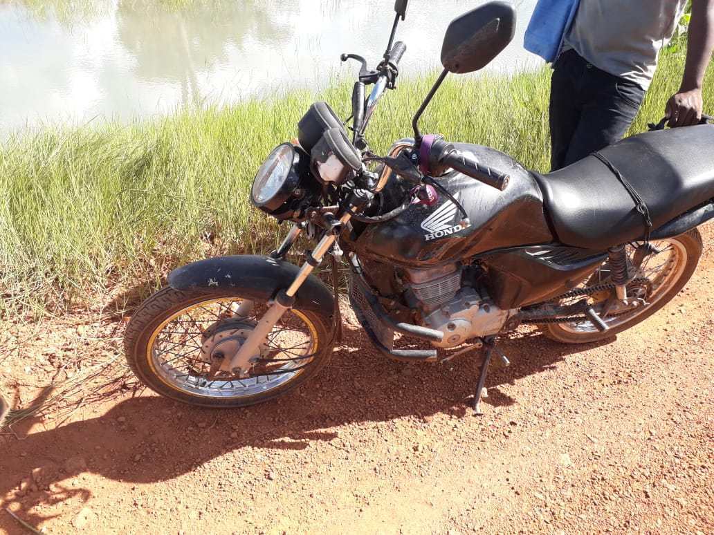 TRAGÉDIA: Vaca derruba motociclistas e mata um deles a chifradas