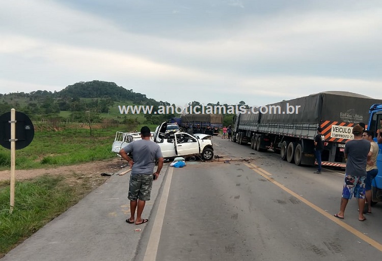 COLISÃO FATAL: Mulher morre e outra fica em estado grave após acidente com carreta na BR-364