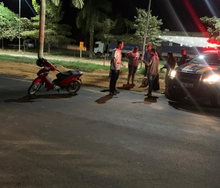 JARU: Motociclista sofre acidente ao passar por lombada recém-construída e não sinalizada