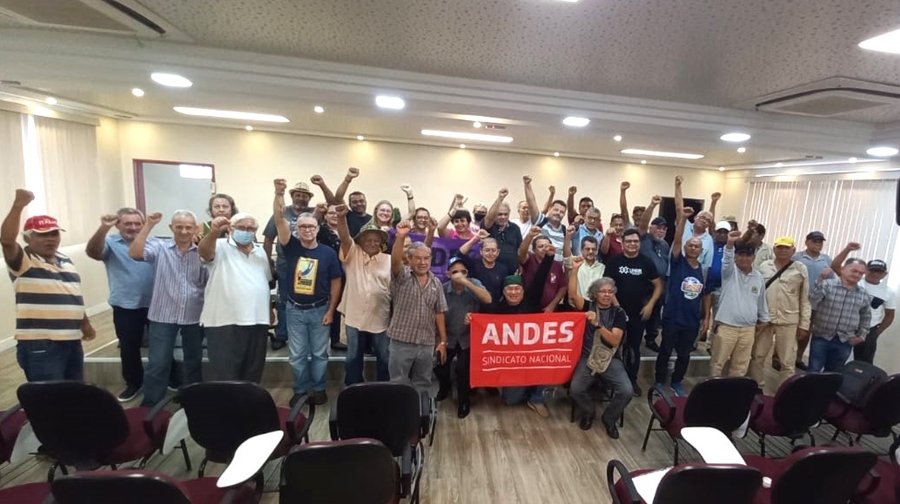 MENOS DE 1%: Sindicatos realizam ato em protesto contra proposta de recomposição salarial