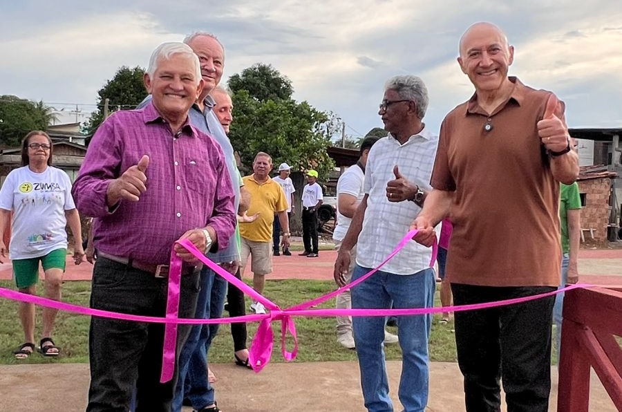 CONFÚCIO MOURA: Senador inaugura Canal da Amizade em Cacaulândia com grande festa popular