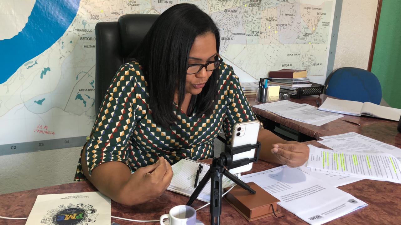 VEREADORA: Joelna Holder discute situação educacional pós pandemia com a prefeitura