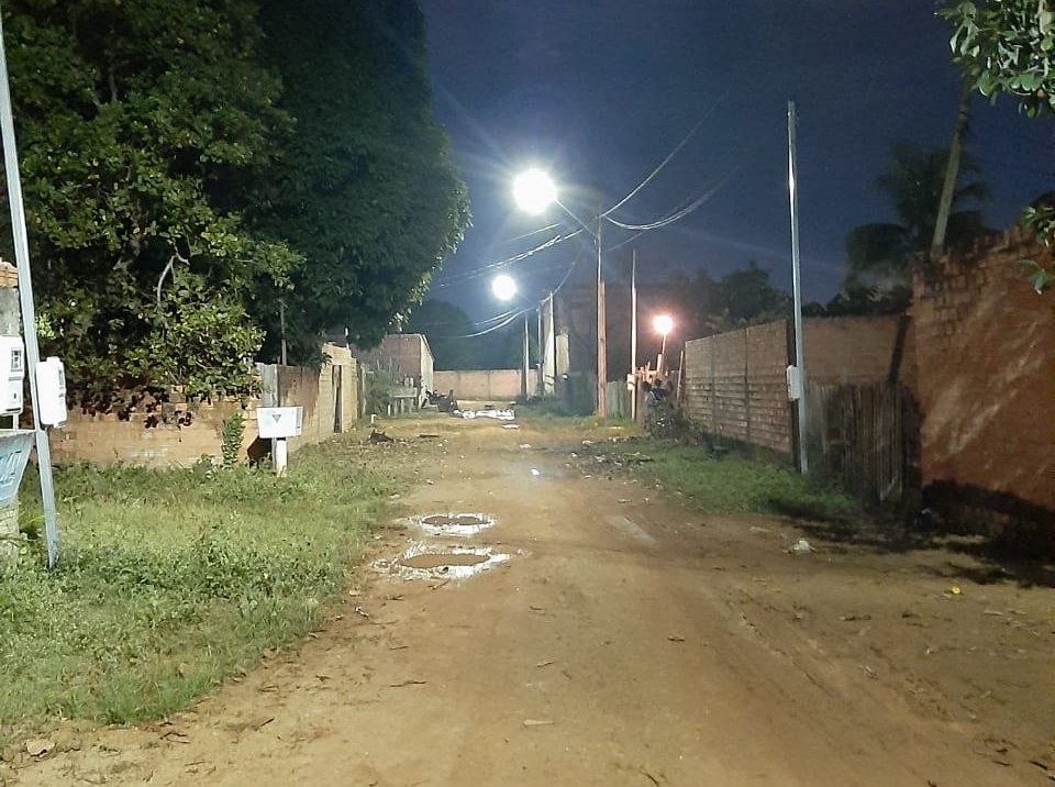 TRABALHO: Pedido de Márcio Miranda é atendido e rua é iluminada na zona Leste