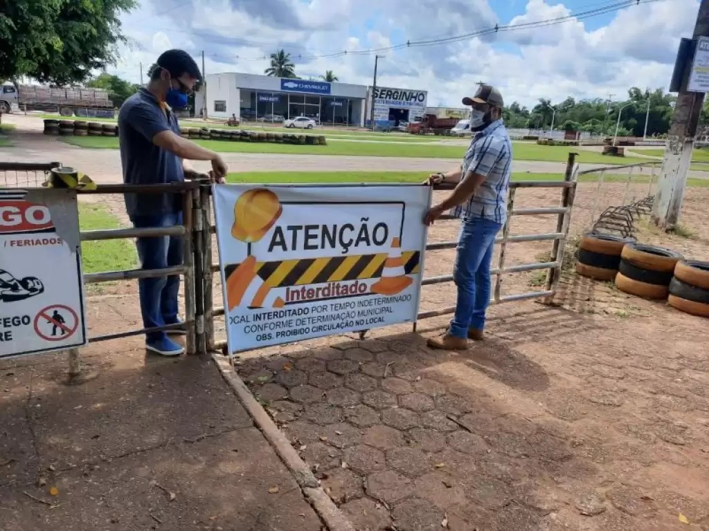 ROLIM DE MOURA: Fiscais interditam pistas de caminhada por causa de Covid-19