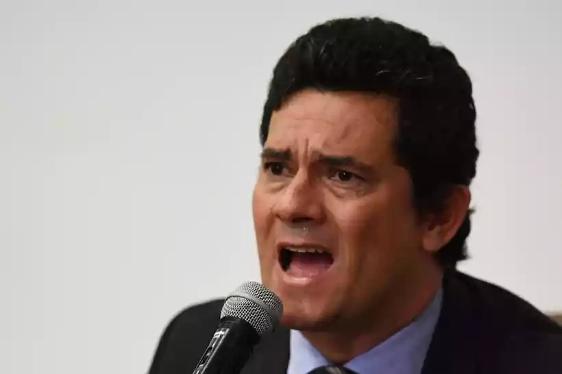 INVESTIGAÇÃO: Moro chega à sede da PF para assistir a vídeo de reunião com Bolsonaro