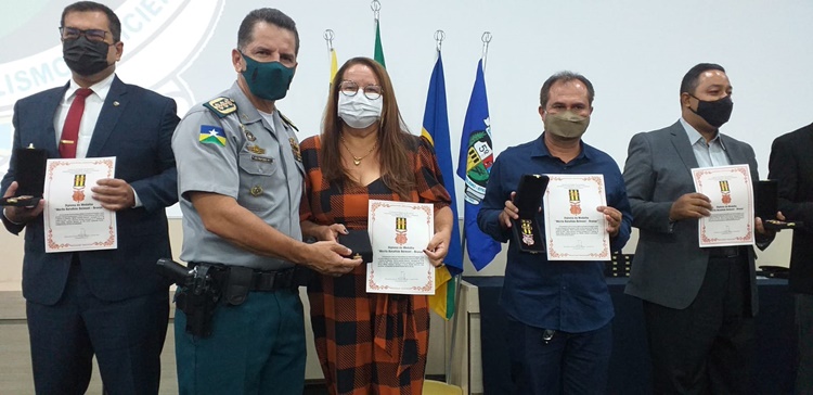 HOMENAGEM: Vereadora Ellis Regina é condecorada com Medalha do Mérito Rondon