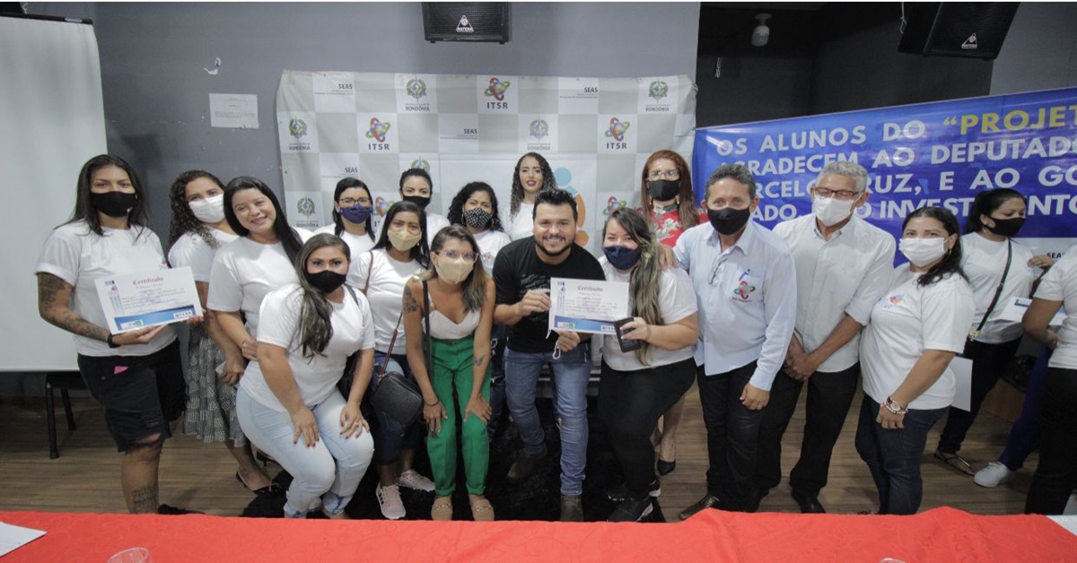 QUALIFICAÇÃO: Deputado Marcelo Cruz participa de entrega de certificados aos alunos do Projeto Gerar