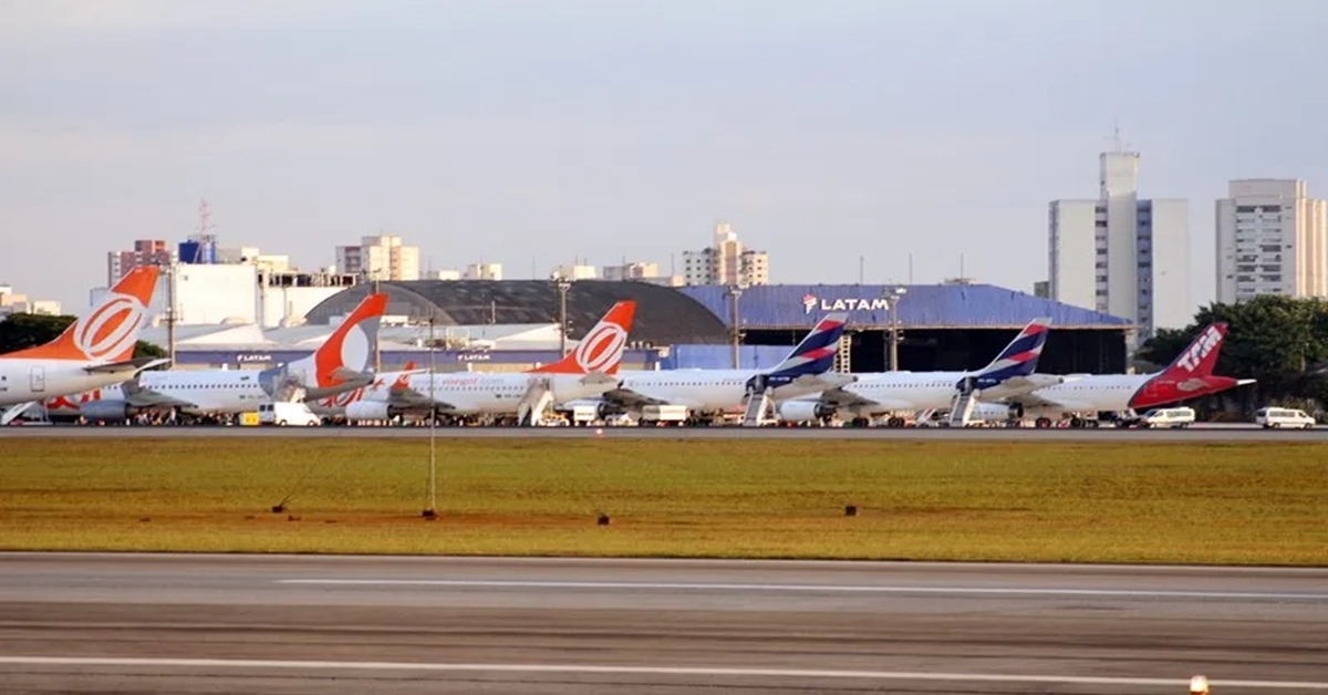 VOOS ATRASADOS: Pilotos e tripulantes anunciam greve a partir da próxima segunda (29)