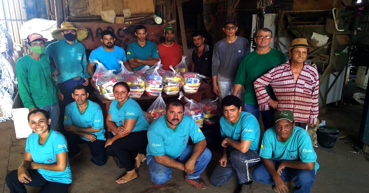 CEREJEIRAS: MFM faz doações de cestas de alimentos para catadores do município 