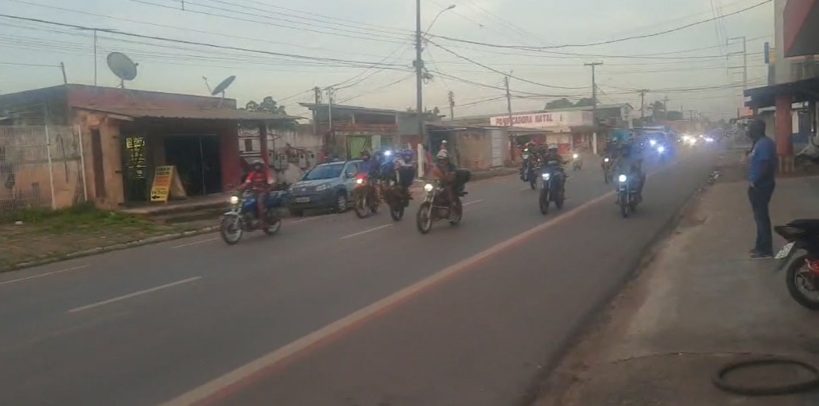 CENAS DA CIDADE: Grupo de motoqueiros faz ‘rolezinho’ pelas ruas de Porto Velho