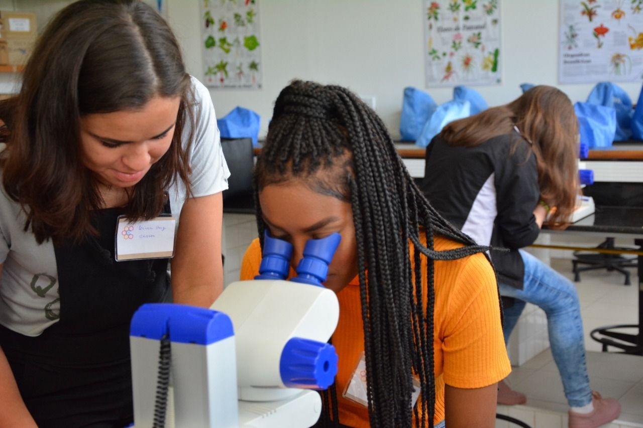 AS GAROTAS: Evento online visa a inclusão de meninas do Brasil na área científica