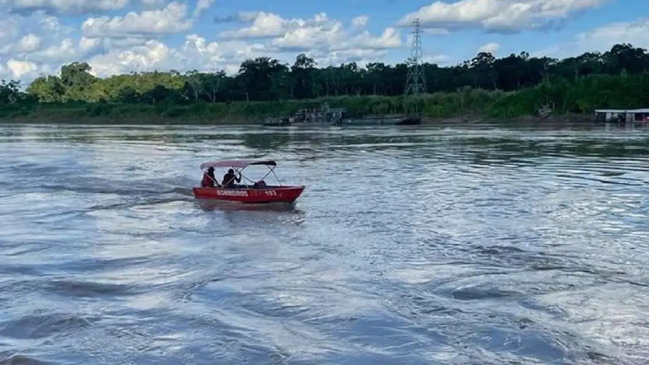 ACRE: Rapaz desaparece após cair em rio enquanto fazia uma selfie