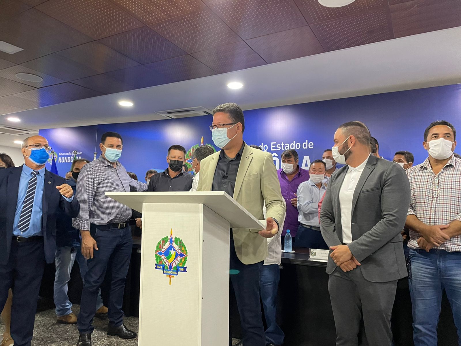 COLETIVA: Governo de RO e prefeitos apresentam programa de combate à covid e gripe