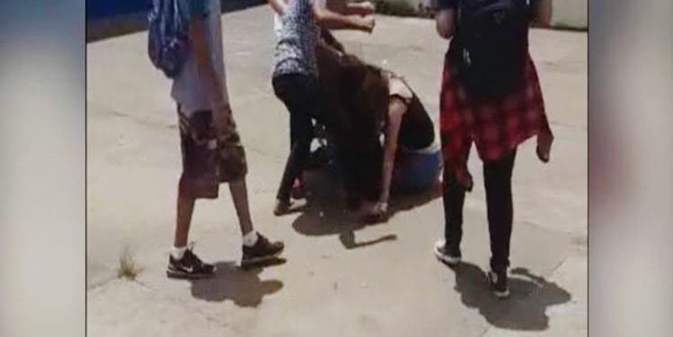 BRIGA ENTRE RIVAIS: Mulheres de facção invadem casa e tentam matar garota a tiros e facadas