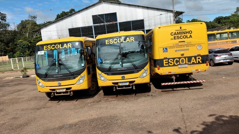 SEM COMBUSTÍVEL: Ônibus escolares da Prefeitura de Porto Velho estão parados 