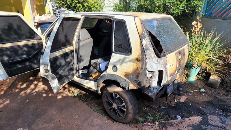 SUPERAÇÃO: Mulher faz rifa para recuperar carro queimado pelo ex-marido