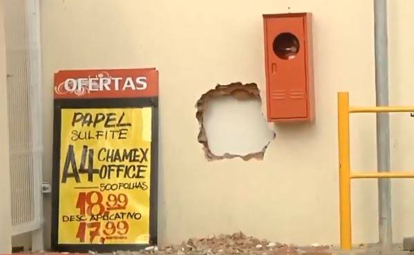 BURACO NA PAREDE: Bandidos invadem supermercado e fogem levando R$ 16 mil