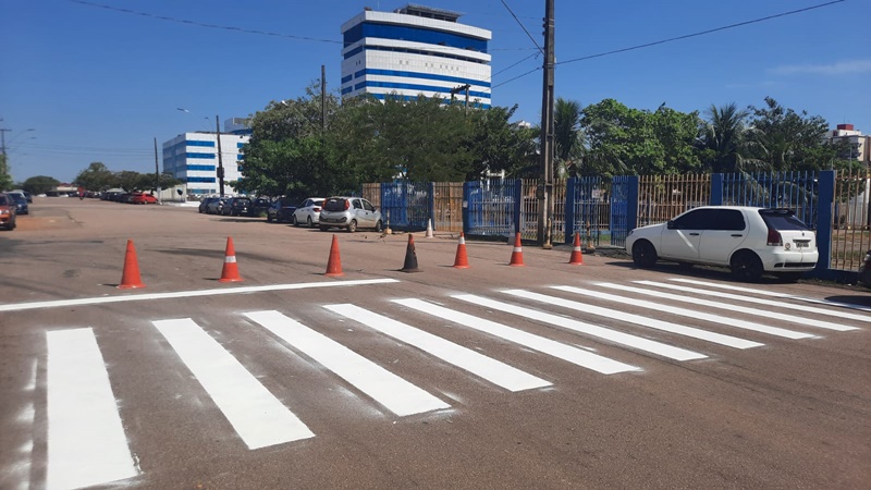 ATENDIDO: Serviços de sinalização e limpeza são realizados após pedido de Junior Queiroz