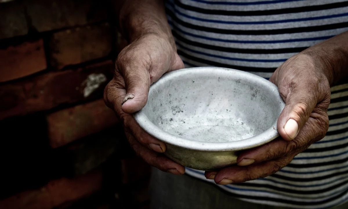 DESESPERADOS: 33,1 milhões de pessoas no Brasil estão passando fome devido a crise econômica