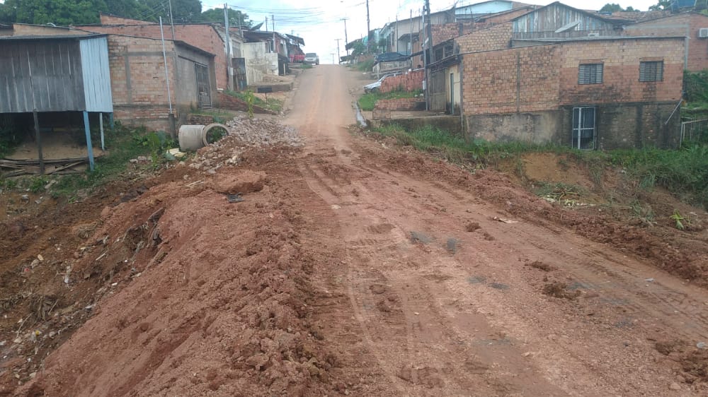EDWILSON NEGREIROS: Prefeitura limpa canal na zona Sul após pedido de vereador